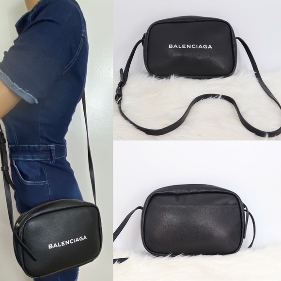 Balenciaga Handbags - 💎MINT💎 Balenciaga Camera Bag